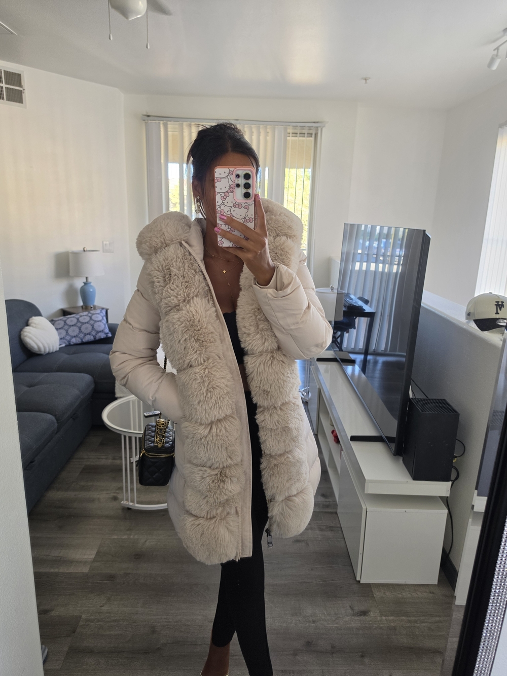 Women’s Cream Faux-Fur Trim Puffer Coat - Picture 10 of 17